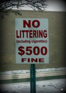 photo no littering sign 