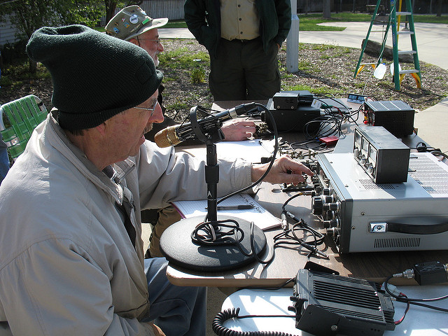 2458625308_7489fd0b2b_z